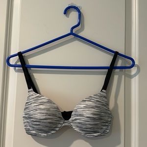 VS PINK T-Shirt Bra 32A